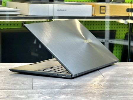 Asus Zenbook UX435E 4